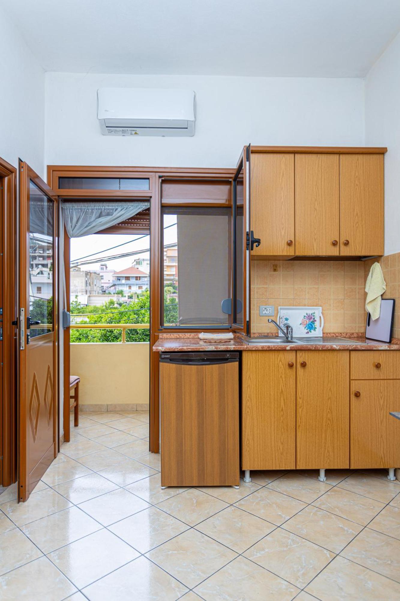 Hotel Olti Vlorë Esterno foto