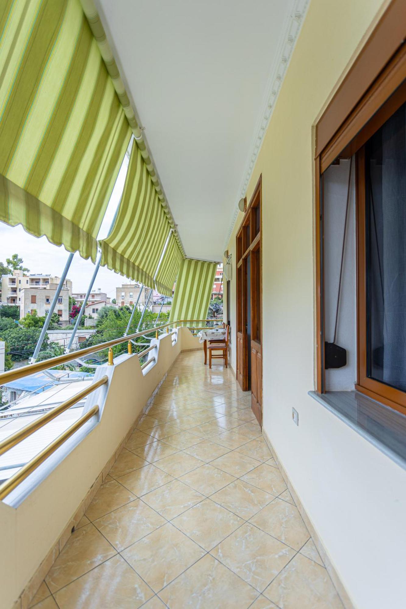 Hotel Olti Vlorë Esterno foto
