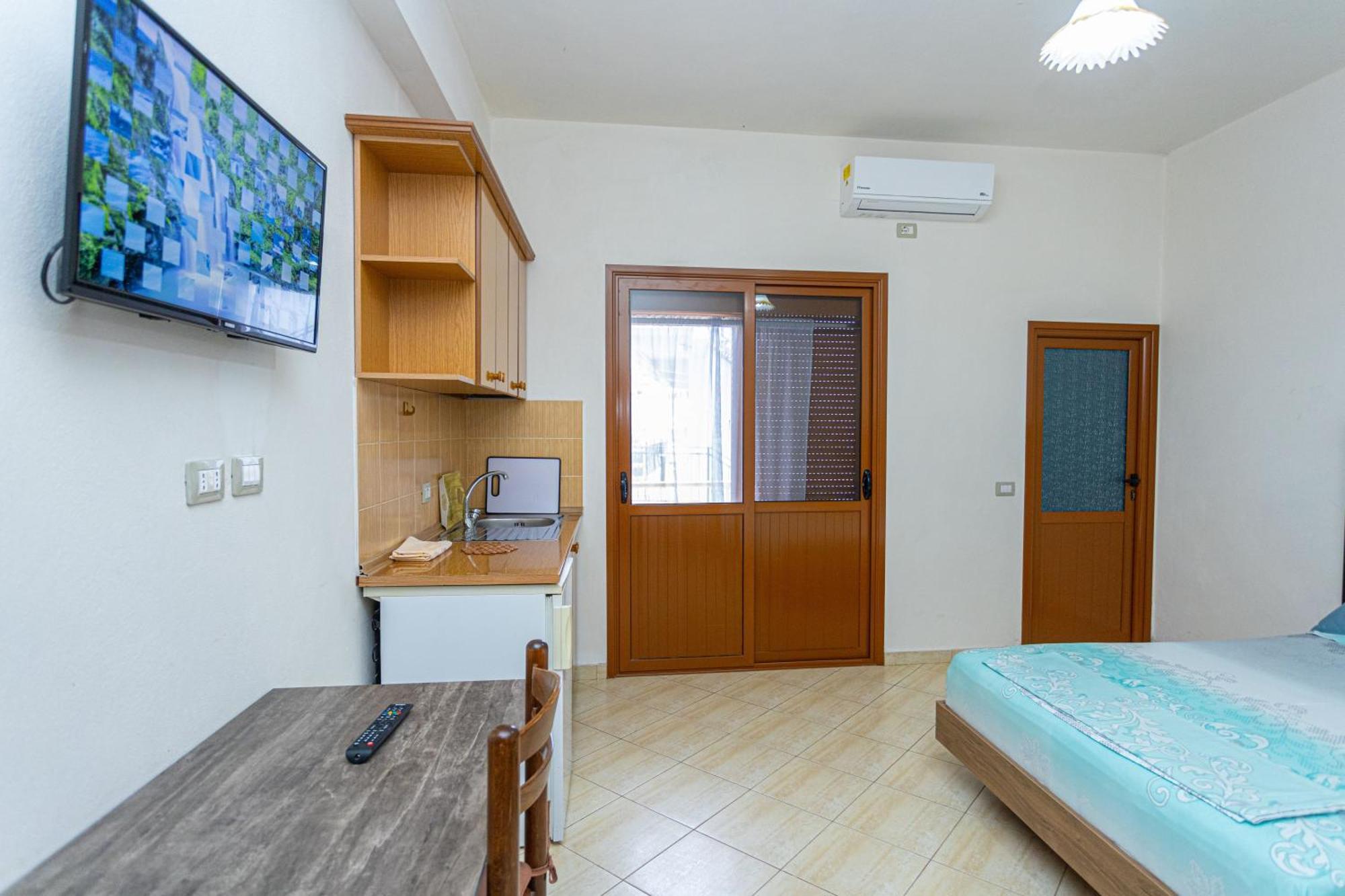 Hotel Olti Vlorë Esterno foto