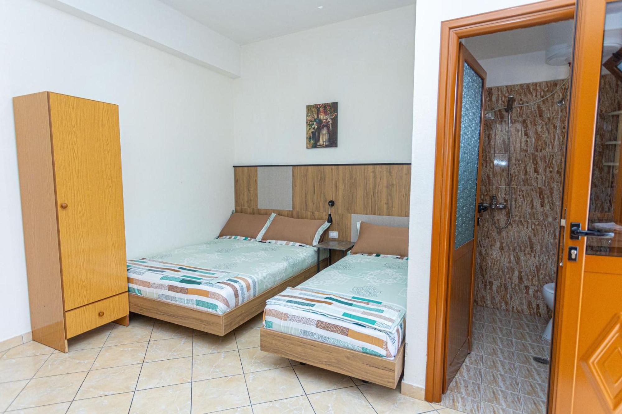 Hotel Olti Vlorë Esterno foto